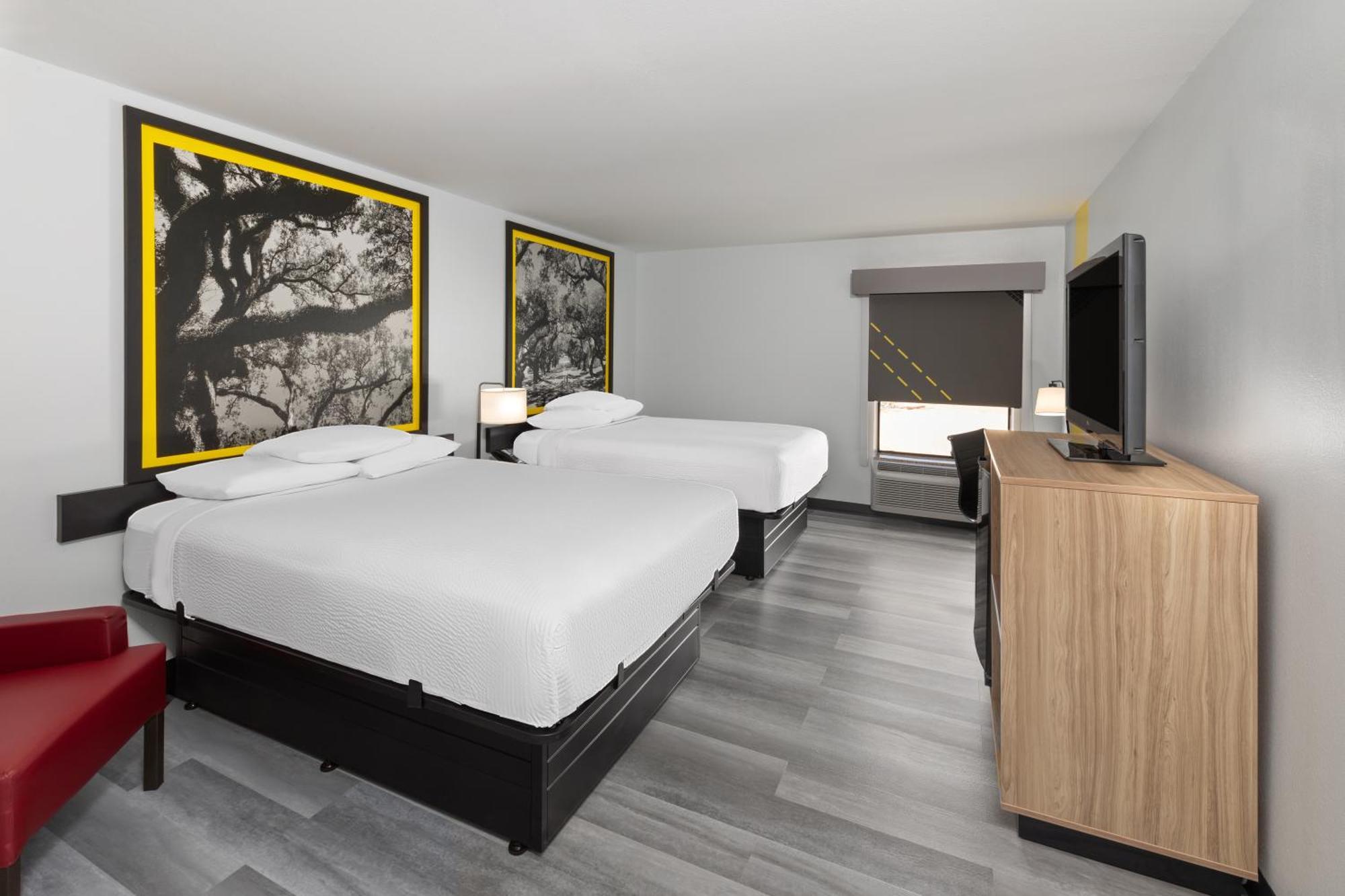 Super 8 By Wyndham Alexandria La Hotel Buitenkant foto